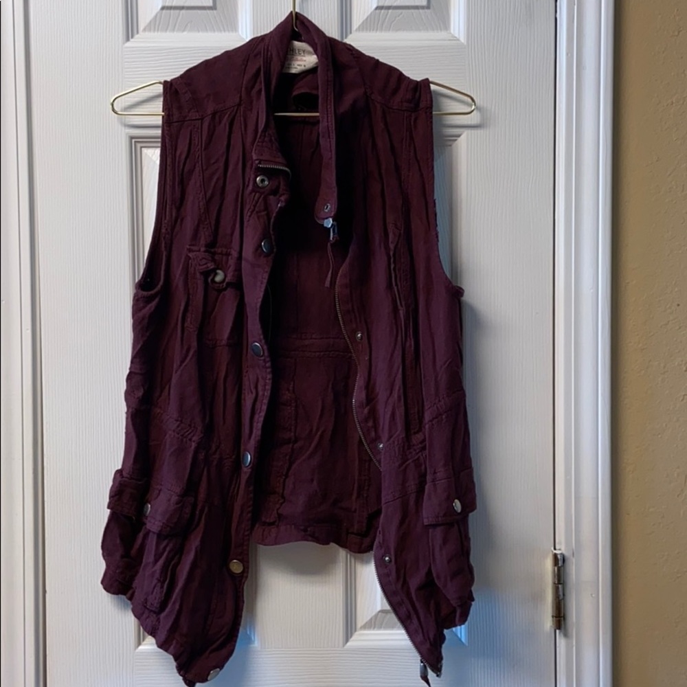 Maroon cargo vest